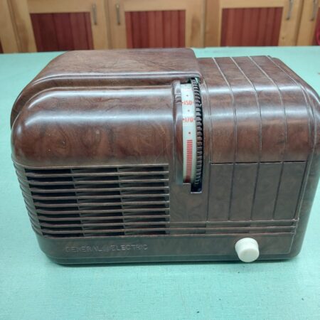 GE H500 "Turbine" AM tube radio